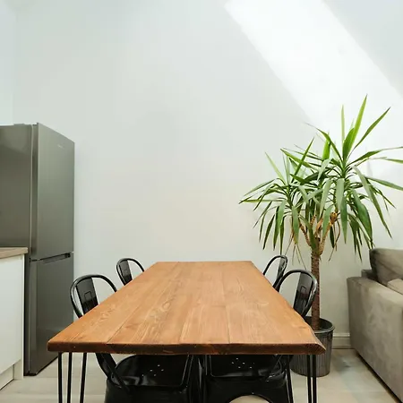 Διαμέρισμα Cosy Two Bedroom Flat In The Poet Mews Μπρίστολ