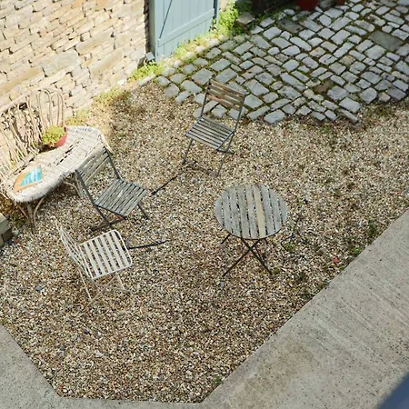Cosy Two Bedroom Flat In The Poet Mews Apartment Bristol